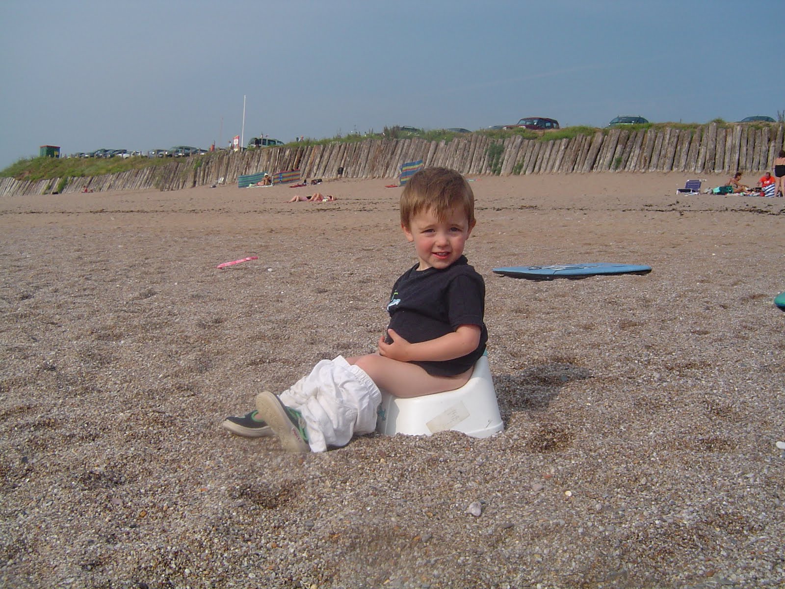 Boy beach, image @iMGSRC.RU